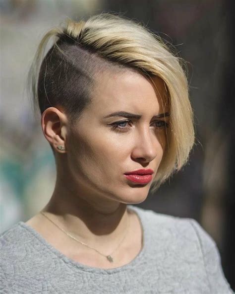 cheveux long rasé nuque femme|Coupe de cheveux rasé femme : 6 variations pour une。